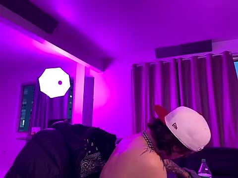 Snapshot of bigrosa21cm chatting on October 25, 2025, 9:59 pm bigrosa21cm online show from October 25, 2025, 9:59 pm