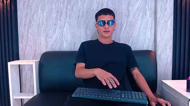 Snapshot of Matt_Ruso chatting on September 20, 2025, 6:46 pm Matt Ruso online show from September 20, 2025, 6:46 pm