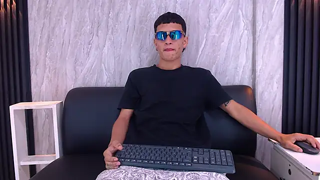 Snapshot of Matt_Ruso chatting on September 18, 2025, 11:08 pm Matt Ruso online show from September 18, 2025, 11:08 pm