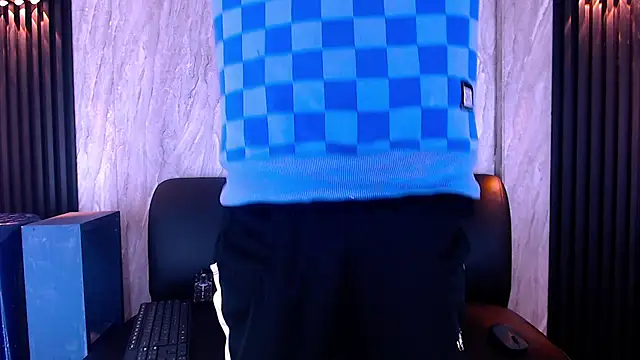 Snapshot of Matt_Ruso chatting on October 24, 2025, 3:27 am Matt Ruso online show from October 24, 2025, 3:27 am