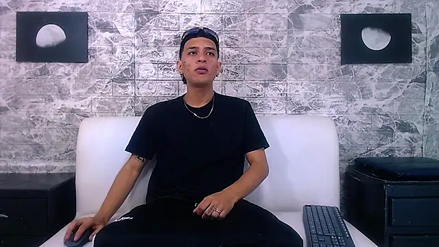 Snapshot of Matt_Ruso chatting on October 9, 2025, 5:57 pm Matt Ruso online show from October 9, 2025, 5:57 pm