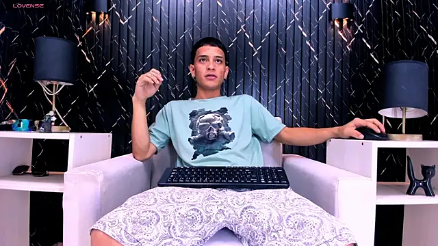 Snapshot of Matt_Ruso chatting on October 4, 2025, 7:04 pm Matt Ruso online show from October 4, 2025, 7:04 pm