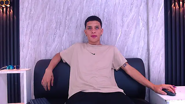 Snapshot of Matt_Ruso chatting on September 26, 2025, 6:48 pm Matt Ruso online show from September 26, 2025, 6:48 pm