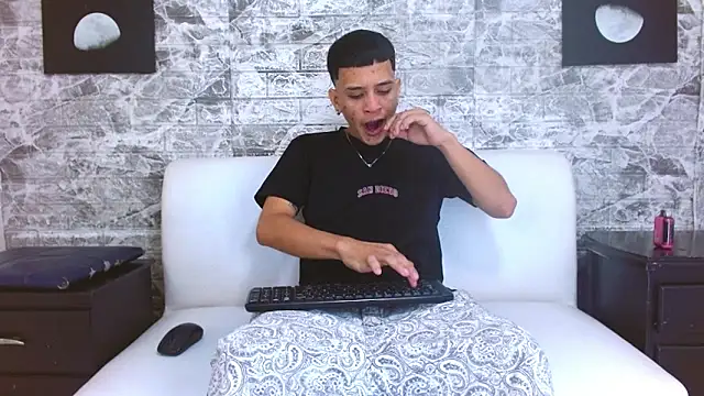 Snapshot of Matt_Ruso chatting on October 14, 2025, 5:57 pm Matt Ruso online show from October 14, 2025, 5:57 pm