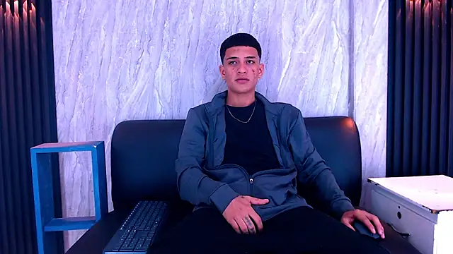 Snapshot of Matt_Ruso chatting on October 23, 2025, 3:38 am Matt Ruso online show from October 23, 2025, 3:38 am