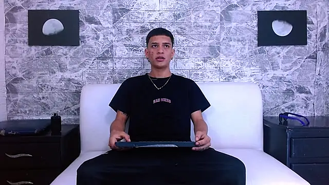 Snapshot of Matt_Ruso chatting on October 18, 2025, 4:42 pm Matt Ruso online show from October 18, 2025, 4:42 pm