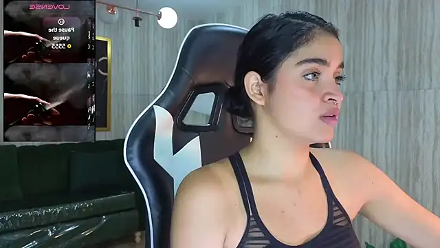 Snapshot of clementine_t chatting on October 1, 2025, 12:31 pm clementine t online show from October 1, 2025, 12:31 pm