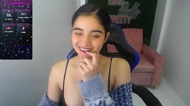 Snapshot of clementine_t chatting on October 13, 2025, 12:29 pm clementine t online show from October 13, 2025, 12:29 pm