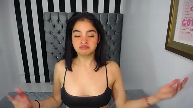 Snapshot of clementine_t chatting on October 7, 2025, 1:01 pm clementine t online show from October 7, 2025, 1:01 pm