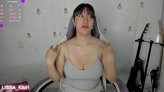 Lissa Kim1 online show from November 30, 2025, 3:46 pm