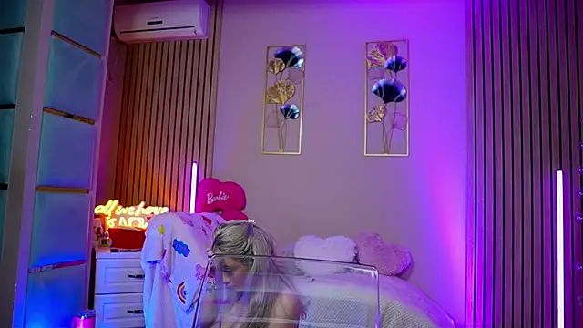 Snapshot of SabrinaJade chatting on February 13, 2026, 5:29 am SabrinaJade online show from February 13, 2026, 5:29 am