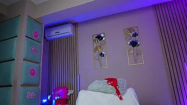 SabrinaJade online show from April 8, 2026, 7:32 am