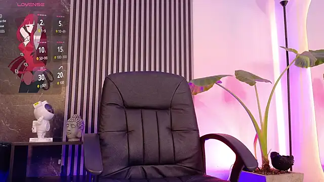 BellaRoux online show from November 4, 2025, 12:09 pm