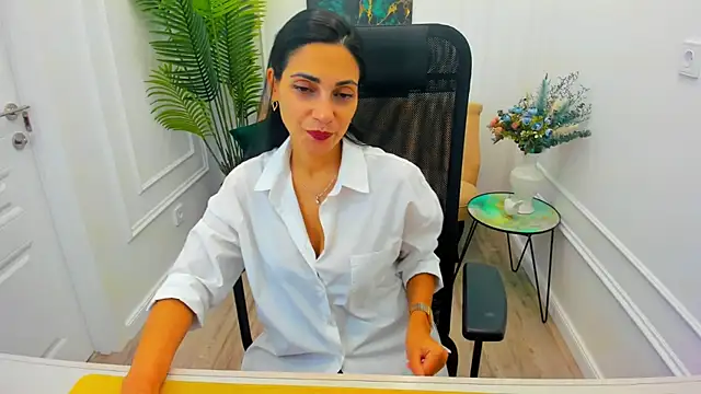 Snapshot of AllaYerty chatting on September 18, 2025, 11:24 am AllaYerty online show from September 18, 2025, 11:24 am