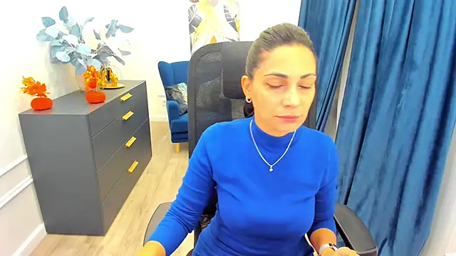 Snapshot of AllaYerty chatting on October 17, 2025, 11:34 am AllaYerty online show from October 17, 2025, 11:34 am