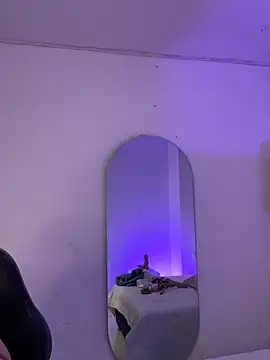 Kariina  69 online show from April 10, 2026, 11:12 pm