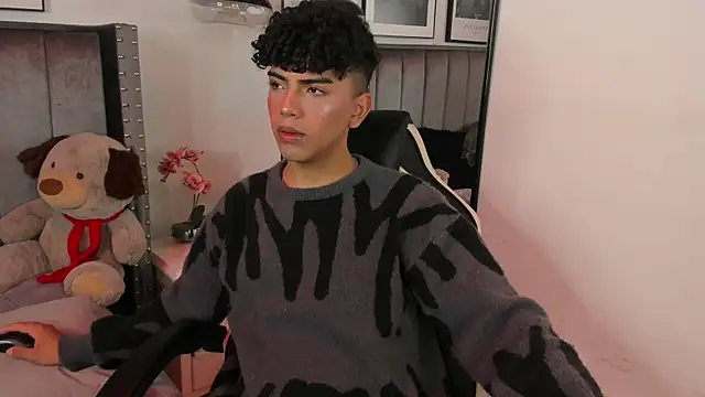 Niick Twink online show from September 8, 2025, 7:35 pm