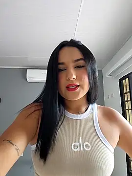 Rosa Warreen  online show from September 18, 2025, 12:52 pm