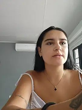 Rosa Warreen  online show from October 30, 2025, 12:47 pm