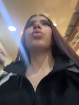 Cristina pinkk online show from April 16, 2026, 1:28 am