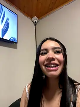 Cristina pinkk online show from October 17, 2025, 3:10 am