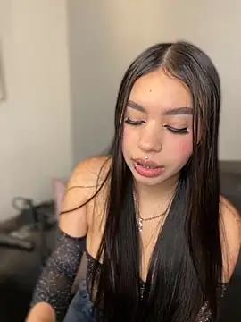 Cristina pinkk online show from November 15, 2025, 3:21 am