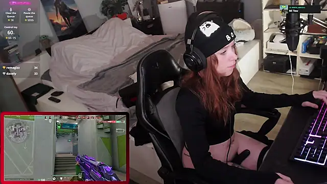 Horny Makima online show from October 24, 2025, 9:19 am