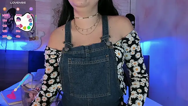 Snapshot of AlissaJoness chatting on October 2, 2025, 11:35 am AlissaJoness online show from October 2, 2025, 11:35 am