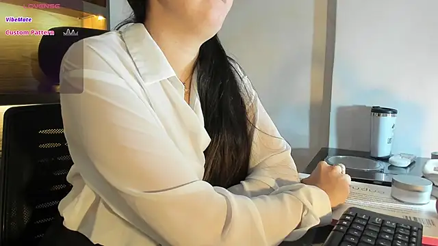 Snapshot of AlissaJoness chatting on September 17, 2025, 11:45 am AlissaJoness online show from September 17, 2025, 11:45 am