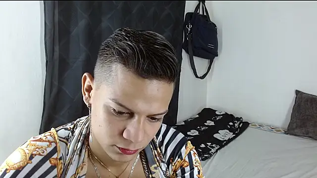 Snapshot of axce1_boy24 chatting on October 8, 2025, 12:07 pm axce1 boy24 online show from October 8, 2025, 12:07 pm