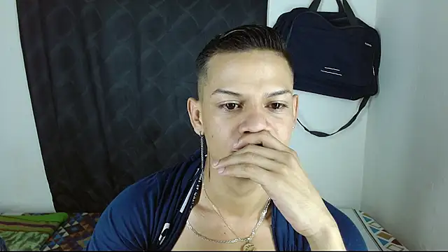 Snapshot of axce1_boy24 chatting on October 21, 2025, 12:48 pm axce1 boy24 online show from October 21, 2025, 12:48 pm