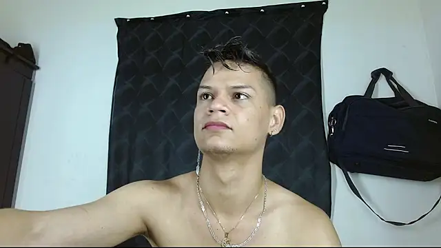 Snapshot of axce1_boy24 chatting on October 17, 2025, 12:29 pm axce1 boy24 online show from October 17, 2025, 12:29 pm