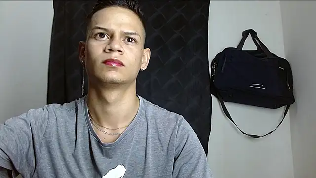 Snapshot of axce1_boy24 chatting on October 15, 2025, 12:02 pm axce1 boy24 online show from October 15, 2025, 12:02 pm