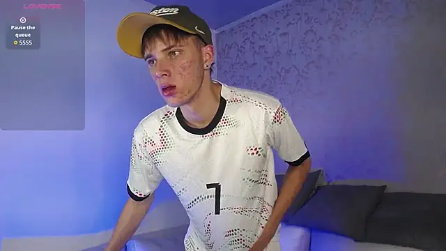 Robbin Blaze online show from September 17, 2025, 8:44 pm