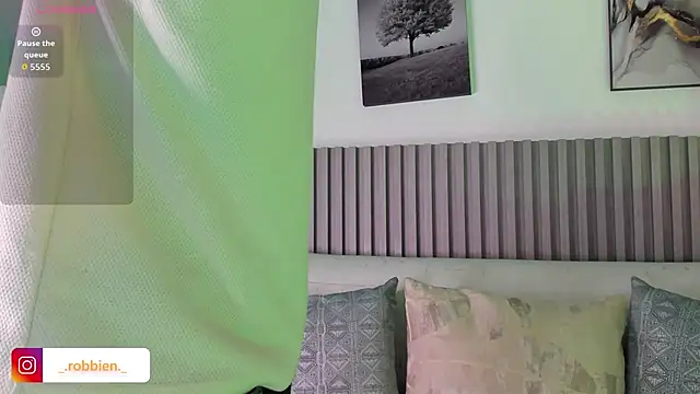 Robbin Blaze online show from May 20, 2026, 4:42 am