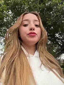 Baby  Otaku online show from February 15, 2026, 3:55 pm