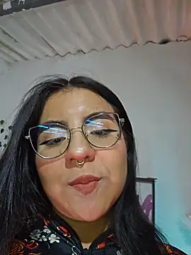 Maddy rosse12 online show from December 17, 2025, 5:07 pm