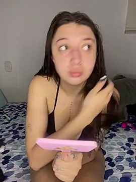 Mia  Gray online show from December 17, 2025, 6:13 pm