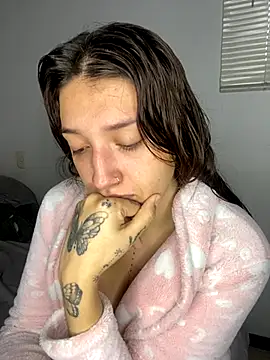 Snapshot of Mia__Gray chatting on October 21, 2025, 3:22 pm Mia  Gray online show from October 21, 2025, 3:22 pm