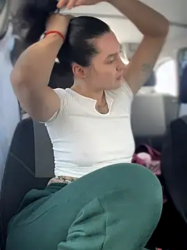 MeekyRich online show from November 12, 2025, 4:05 am