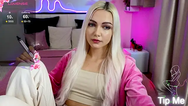 Snapshot of LinaLirian chatting on October 18, 2025, 1:35 pm LinaLirian online show from October 18, 2025, 1:35 pm