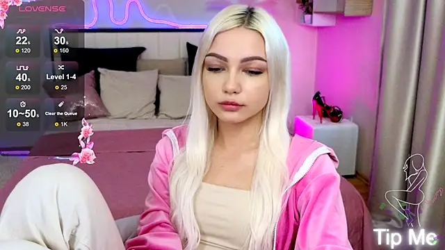 Snapshot of LinaLirian chatting on October 15, 2025, 7:16 am LinaLirian online show from October 15, 2025, 7:16 am