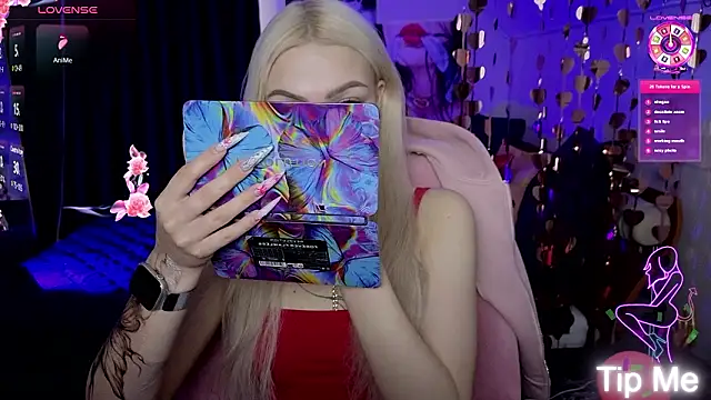 LinaLirian online show from March 25, 2026, 10:14 am