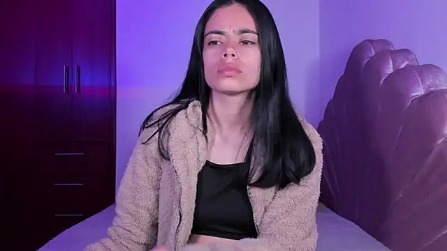 BellaSun  online show from October 18, 2025, 4:03 am