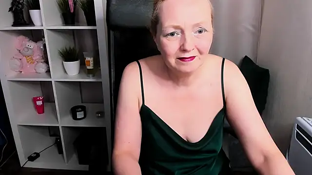 Snapshot of Karen_Villis chatting on December 20, 2025, 11:46 am Karen Villis online show from December 20, 2025, 11:46 am