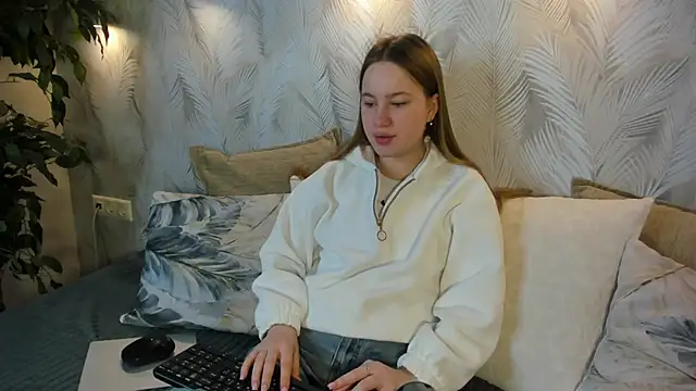 Candy Cansew online show from September 21, 2025, 12:05 am