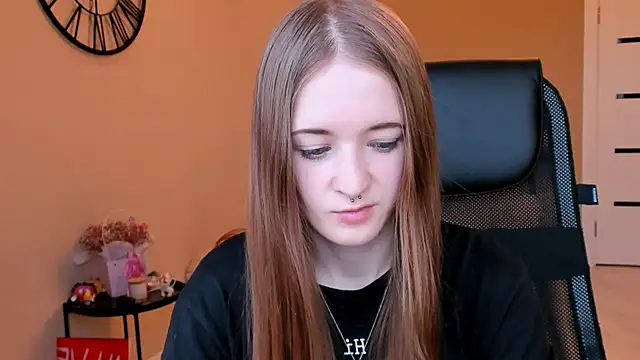 KateKayer online show from October 22, 2025, 9:31 am