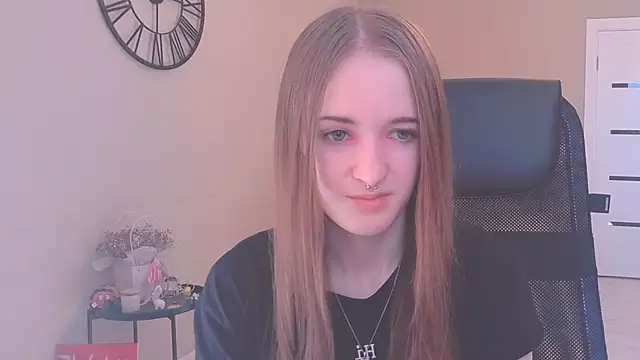 KateKayer online show from October 1, 2025, 8:52 am