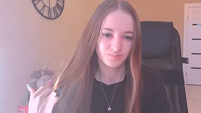 KateKayer online show from October 4, 2025, 11:23 am