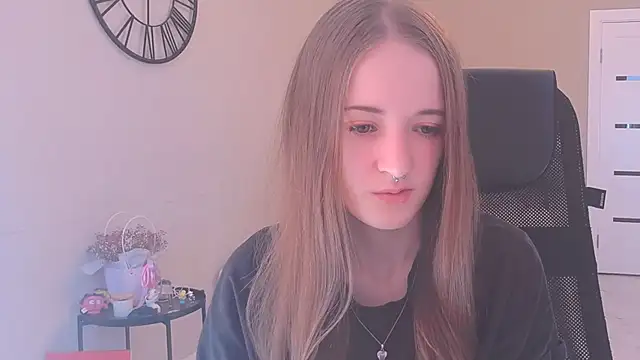 KateKayer online show from September 23, 2025, 8:21 am